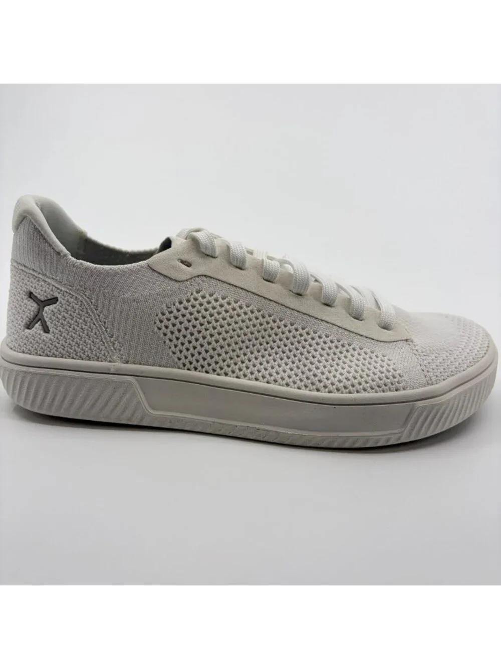 Flux Footwear Adapt Trainer White Womens Size 8 Athletic Knit Shoes Sneakers